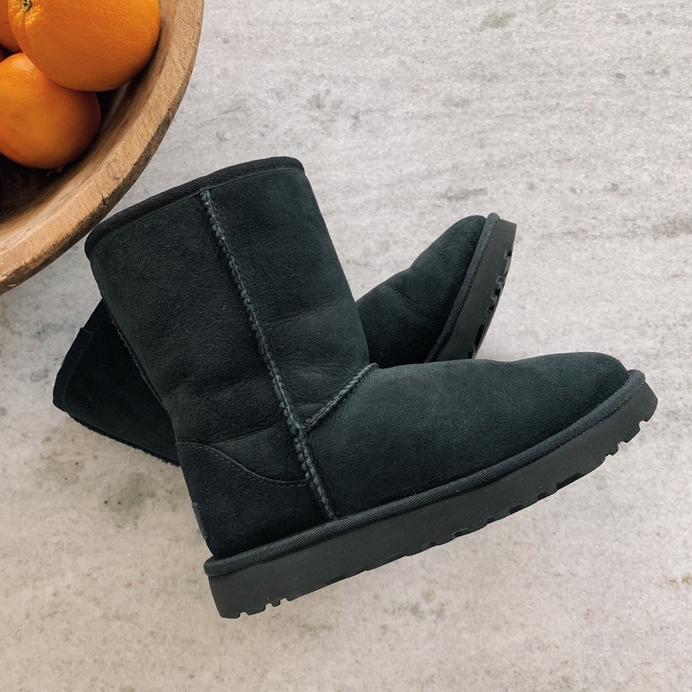 UGG Women’s Classic Short Boot